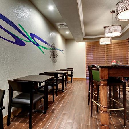 Holiday Inn Express Marshfield - Springfield Area By Ihg Exterior photo