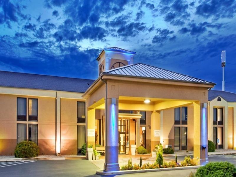 Holiday Inn Express Marshfield - Springfield Area By Ihg Exterior photo