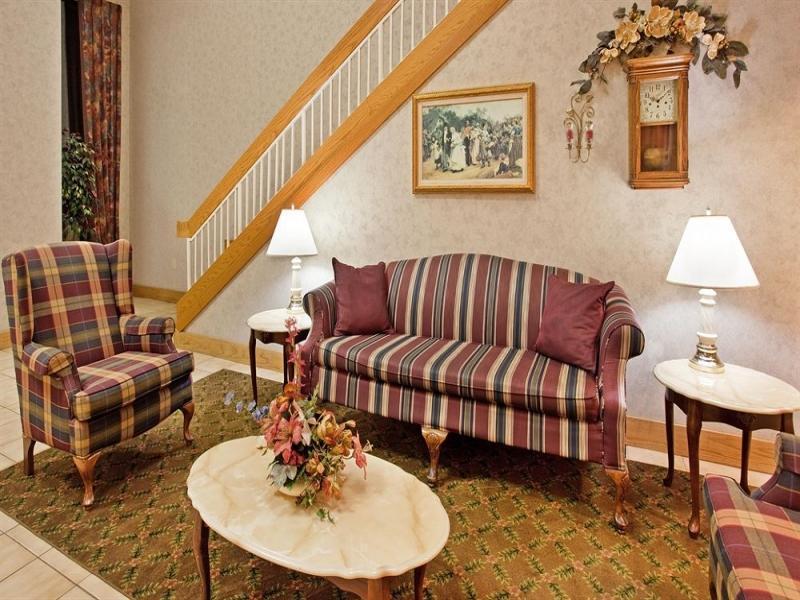 Holiday Inn Express Marshfield - Springfield Area By Ihg Exterior photo