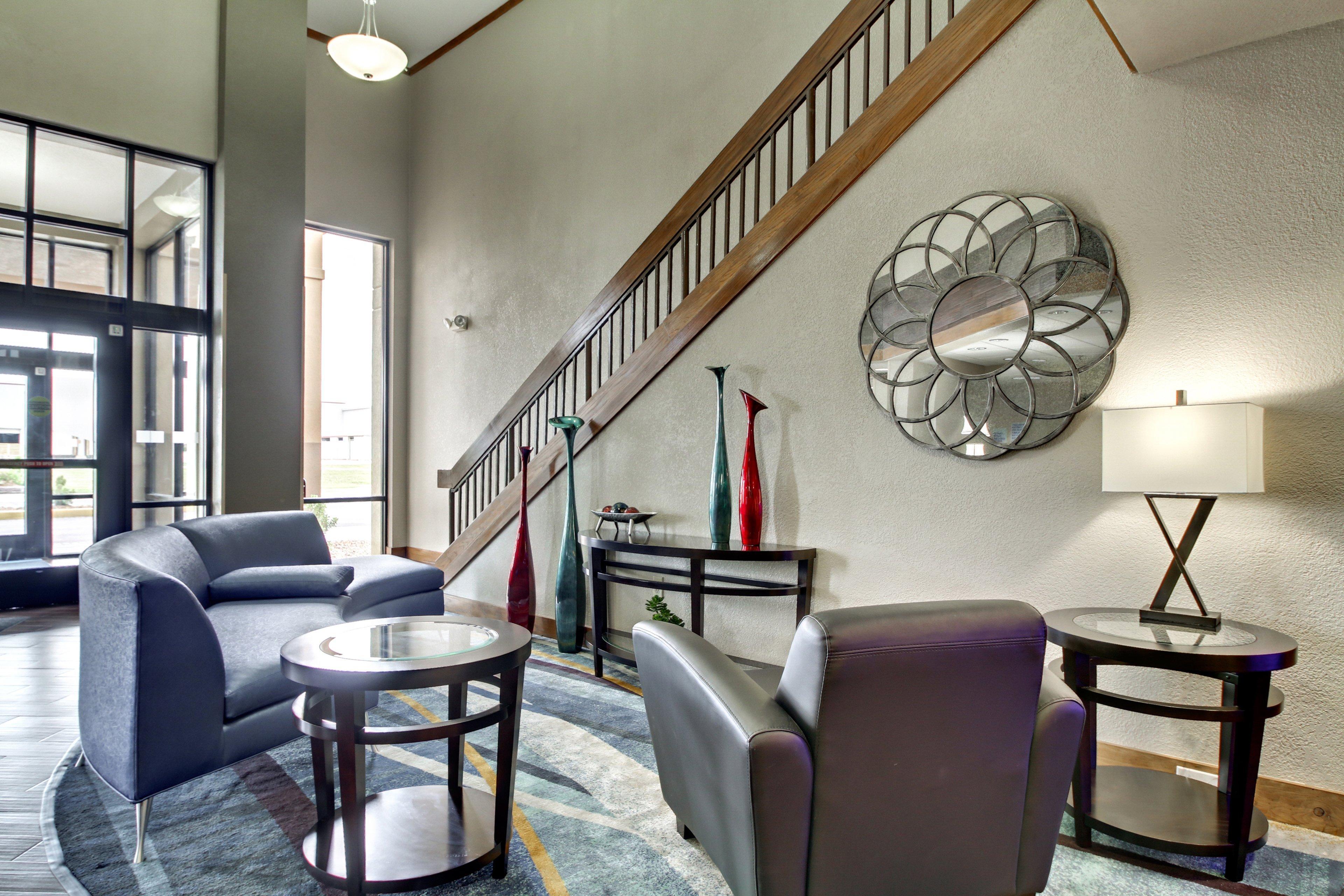 Holiday Inn Express Marshfield - Springfield Area By Ihg Exterior photo